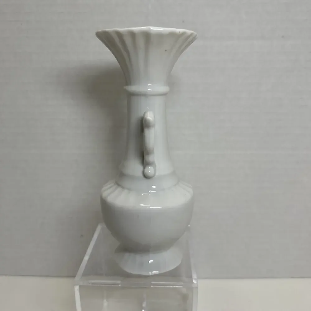Vtg White Porcelain Bud 6